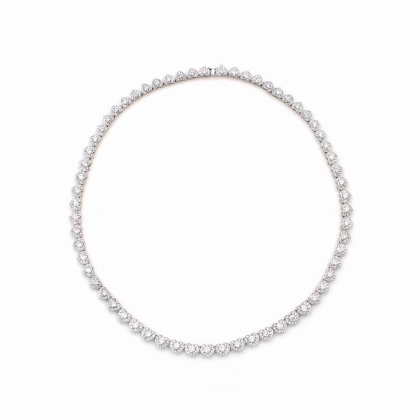 Girocollo cuori in oro bianco 18kt e diamanti  - Asta Gioielli Orologi e Fashion Vintage - Associazione Nazionale - Case d'Asta italiane