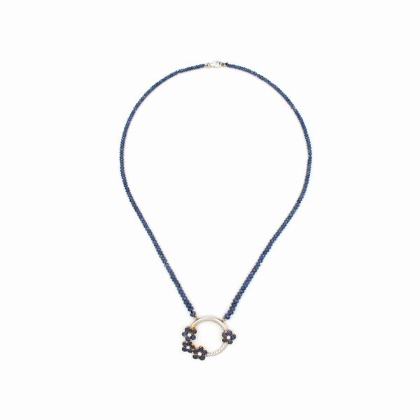 Collana ad un filo di zaffiri  - Asta Gioielli Orologi e Fashion Vintage - Associazione Nazionale - Case d'Asta italiane