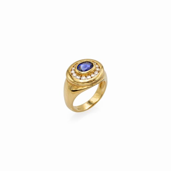 Anello in oro giallo 18kt zaffiro e diamanti  - Asta Gioielli Orologi e Fashion Vintage - Associazione Nazionale - Case d'Asta italiane