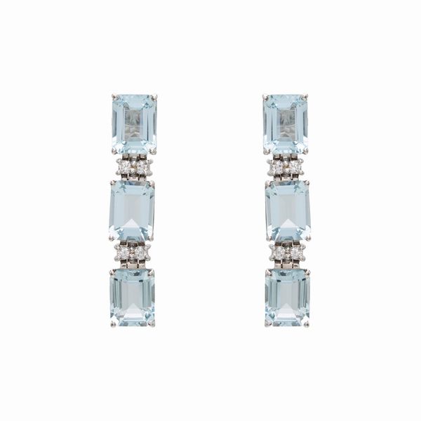 Orecchini pendenti in oro bianco 18kt acquamarine  - Asta Gioielli Orologi e Fashion Vintage - Associazione Nazionale - Case d'Asta italiane