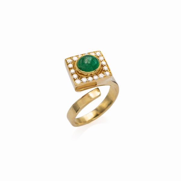 Anello in oro giallo 18kt smeraldo e diamanti  - Asta Gioielli Orologi e Fashion Vintage - Associazione Nazionale - Case d'Asta italiane