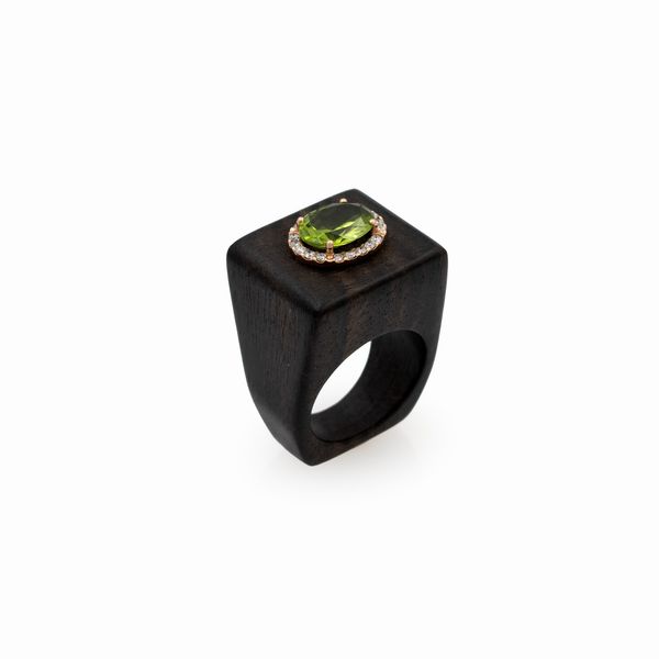 Anello in legno e oro giallo 18kt  - Asta Gioielli Orologi e Fashion Vintage - Associazione Nazionale - Case d'Asta italiane