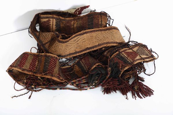 Yolami Turkmena, inizio XX secolo  - Asta Tappeti - Associazione Nazionale - Case d'Asta italiane