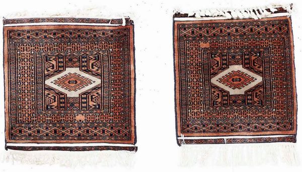 Coppia di tappeti Pakistan, met XX secolo  - Asta Tappeti - Associazione Nazionale - Case d'Asta italiane
