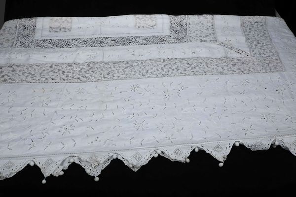 Copriletto inizio XX secolo  - Asta Tappeti - Associazione Nazionale - Case d'Asta italiane