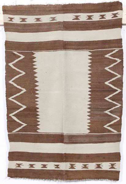 Kilim bianco e marrone XX secolo  - Asta Tappeti - Associazione Nazionale - Case d'Asta italiane