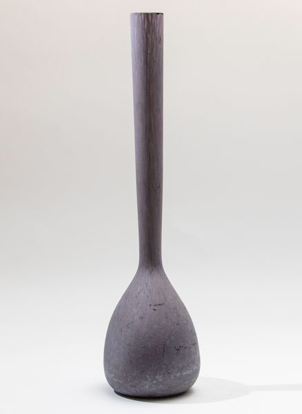 Vaso a fiasca con alto collo in vetro con decoro di smalto indaco.  - Asta Arti Decorative del XX secolo - Associazione Nazionale - Case d'Asta italiane