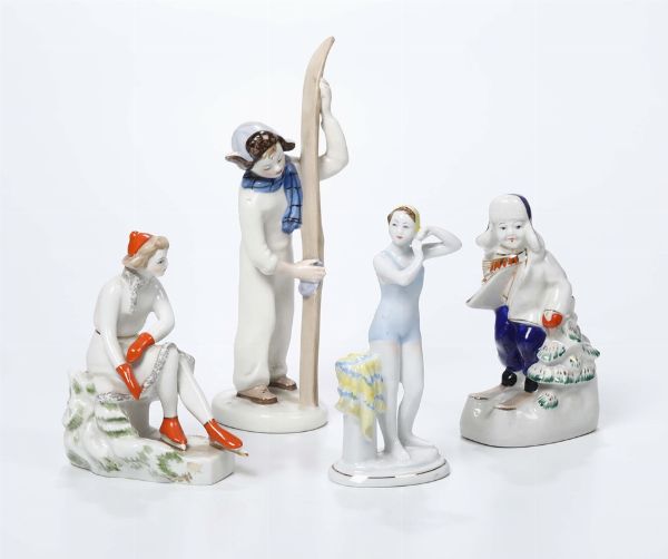 Gruppo di quattro figurette in porcellana, figure dello sport, era sovietica  - Asta Antiquariato - Associazione Nazionale - Case d'Asta italiane