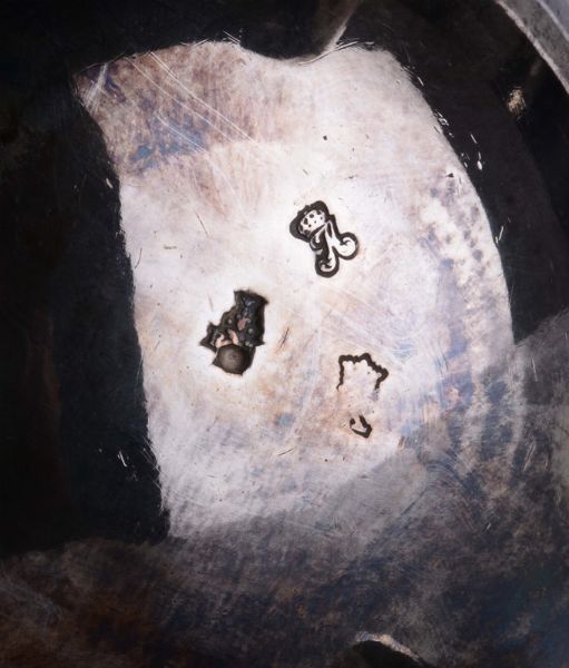 Caffettiera in argento sbalzato, fuso e cesellato, Parigi 1768-1774 argentiere I.G. con corona  - Asta Antiquariato - Associazione Nazionale - Case d'Asta italiane