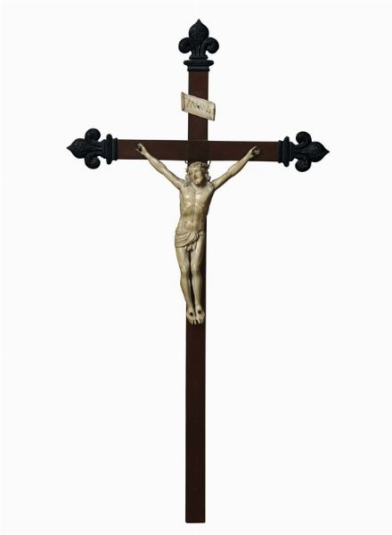 Crocefissione con Cristo in avorio, arte italiana o francese del XVIII secolo  - Asta Antiquariato - Associazione Nazionale - Case d'Asta italiane