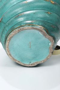 Grande vaso in ceramica di Deruta dipinto in verde, decoro a costole con motivi floreali, anni 30 del 900, marcato Deruta in lettere oro  - Asta Antiquariato - Associazione Nazionale - Case d'Asta italiane