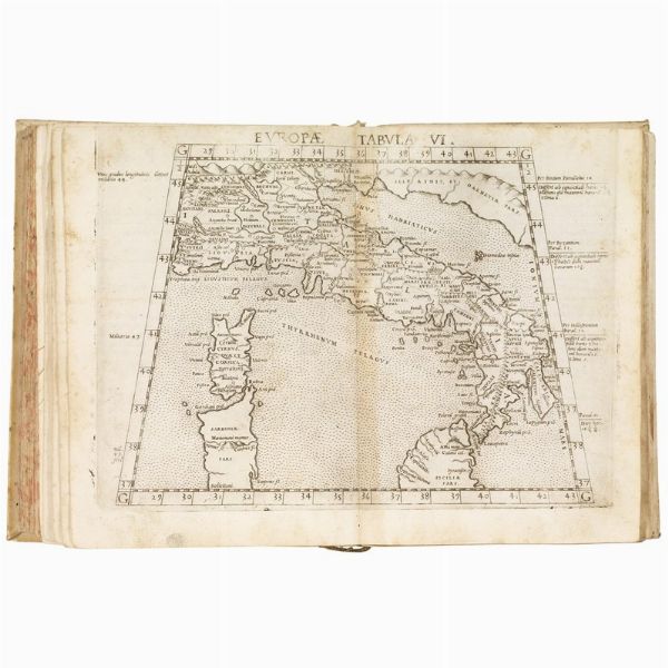 (Geografia - America - Illustrati 500)   PTOLEMAEUS, Claudius.   La geografia     …     nuouamente tradotta di greco in italiano, da Girolamo Ruscelli ... Et con nuoue & bellissime figure in istampe di rame, .... Con la carta da nauicare, & col modo d’intenderla, & d’adoperarla  . In Venetia, appresso Vincenzo Valgrisi, 1561.  - Asta LIBRI, MANOSCRITTI E AUTOGRAFI - Associazione Nazionale - Case d'Asta italiane