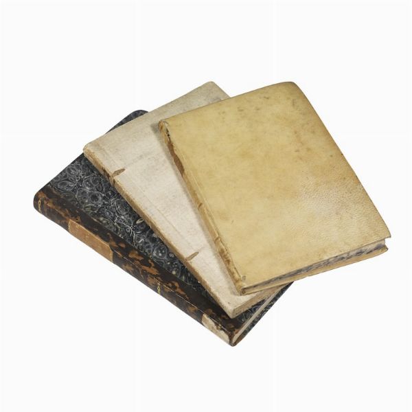 (Donne)   VOLPI, Giovanni Antonio.   Discorsi accademici di varj autori viventi intorno agli studj delle donne.   In Padova, nella Stamperia del Seminario presso Giovanni Manfrè, 1729.   In 8vo piccolo (180 x 110 mm). [20] 107 [1] pp. Iniziali, fregi e finalini xilografici. Cartonato rustico coevo con titolo anticamente manoscritto al dorso. Buona copia genuina.     L’opera si apre con una introduzione di Antonio Vallisneri che pone la domanda “Se le Donne si debbano ammettere allo Studio delle Scienze, e della Arti nobili.” Segue una dibattito sull’argomento che include pareri pro e contro, la decisione di Vallisneri, e un’apologia scritta dalla nobile senese Aretafila Savini de’ Rossi. -- (Retorica)   MURATORI, Lodovico Antonio.   Dei pregi dell’eloquenza popolare  . Venezia, Presso Giambatista Pasquali, 1750.   In 8vo piccolo (160 x 111 mm). 96 pp. Vignetta tipografica al frontespizio, fregi xilografici. Pergamena rigida coeva con tassello al dorso, tagli marmorizzati. -- Leggere fioriture occasionali, per il resto buona copia genuina. --   ROUSSEAU, Jean-Jacques.   Du contrat social ou principes du droit politique  . A Lyon, chez Pierre Joudou, 1798.   In 8vo (187 x 116 mm). 238 [2] pp. Vignetta xilografica al frontespizio. Mezza pelle coeva con tassello al dorso. Antica firma di appartenenza in calce al frontespizio, assente l’ultima carta bianca.  - Asta LIBRI, MANOSCRITTI E AUTOGRAFI - Associazione Nazionale - Case d'Asta italiane