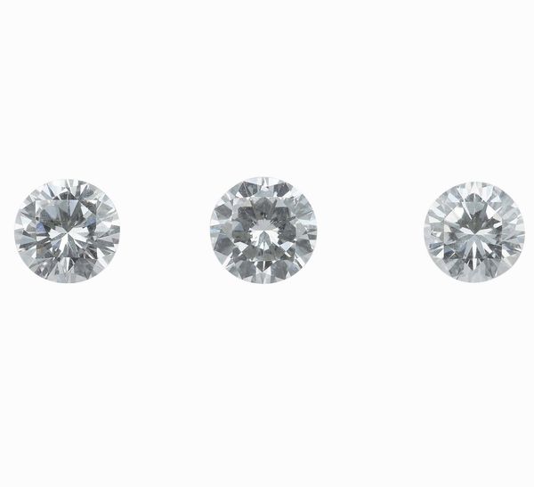 Tre diamanti taglio brillante di ct 0.35, 0.39 e 0.39, colore E, caratteristiche interne VVS2-VS1, fluorescenza UV nulla  - Asta Fine Jewels - Associazione Nazionale - Case d'Asta italiane