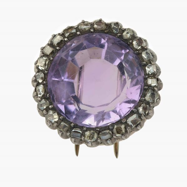 Spilla con ametista e piccoli diamanti taglio a rosa  - Asta Fine Jewels - Associazione Nazionale - Case d'Asta italiane