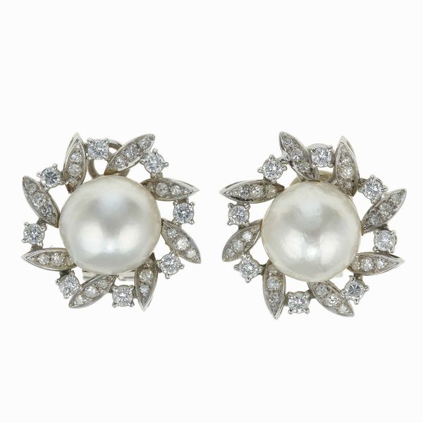 Orecchini con perle coltivate e diamanti  - Asta Fine Jewels - Associazione Nazionale - Case d'Asta italiane