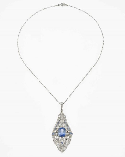 Pendente con zaffiro Sri Lanka di ct 7.40 circa  - Asta Fine Jewels - Associazione Nazionale - Case d'Asta italiane