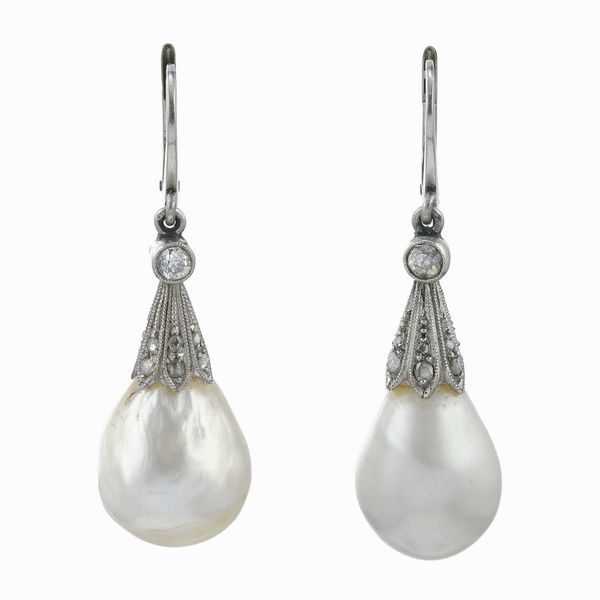 Orecchini con perle naturali di ct 12.55 e 13.01  - Asta Fine Jewels - Associazione Nazionale - Case d'Asta italiane