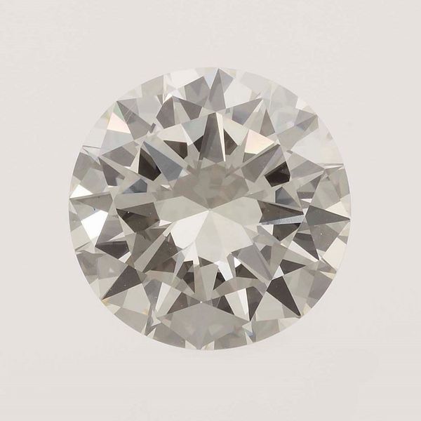 Diamante taglio brillante di ct 5.53, colore O-P, caratteristiche interne VVS2, fluorescenza UV debole  - Asta Fine Jewels - Associazione Nazionale - Case d'Asta italiane