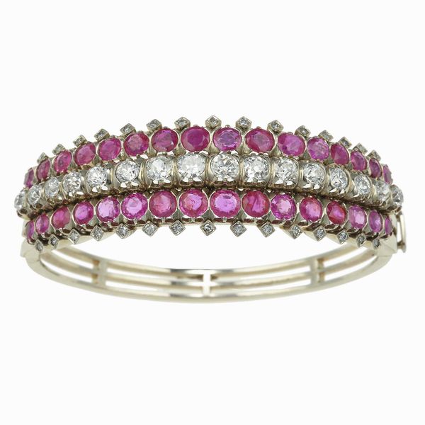 Bangle con diamanti e rubini Burma  - Asta Fine Jewels - Associazione Nazionale - Case d'Asta italiane