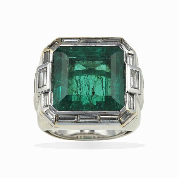 Anello con smeraldo Colombia di ct 10.00 circa  - Asta Fine Jewels - Associazione Nazionale - Case d'Asta italiane