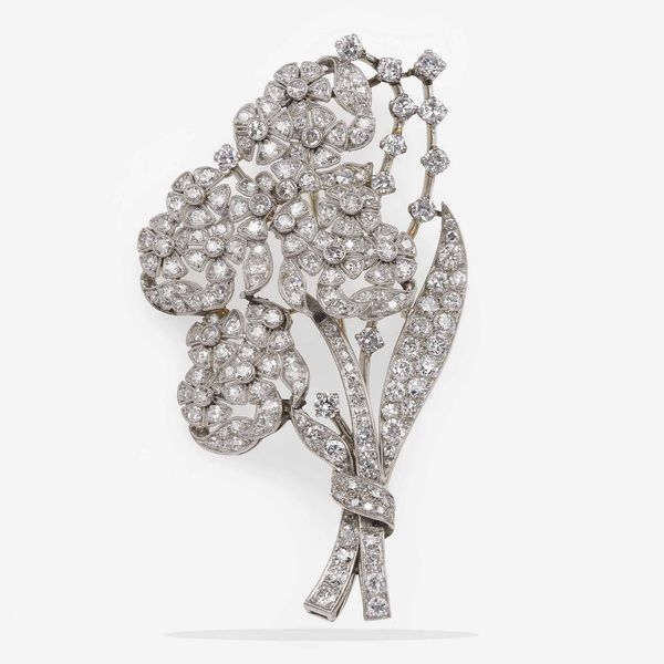 Spilla a soggetto floreale con diamanti  - Asta Fine Jewels - Associazione Nazionale - Case d'Asta italiane