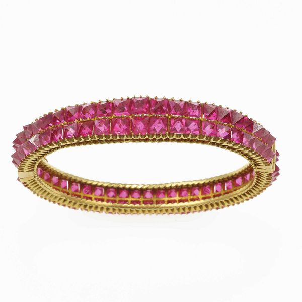 Bangle con spinelli rosa  - Asta Fine Jewels - Associazione Nazionale - Case d'Asta italiane