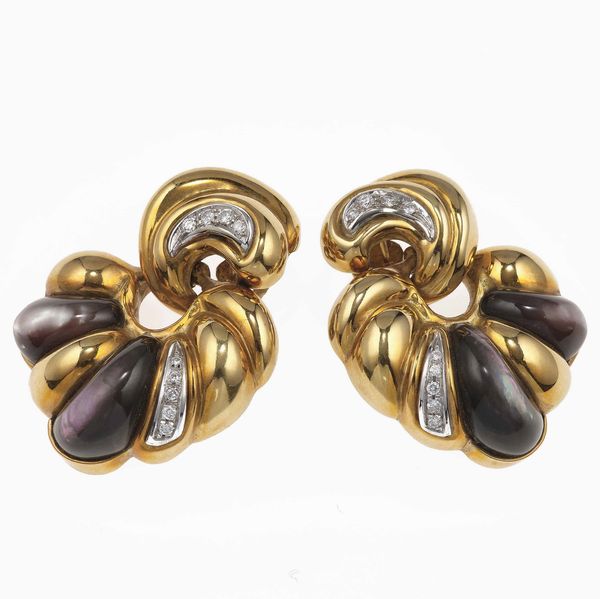 Orecchini con diamanti e madreperla  - Asta Fine Jewels - Associazione Nazionale - Case d'Asta italiane