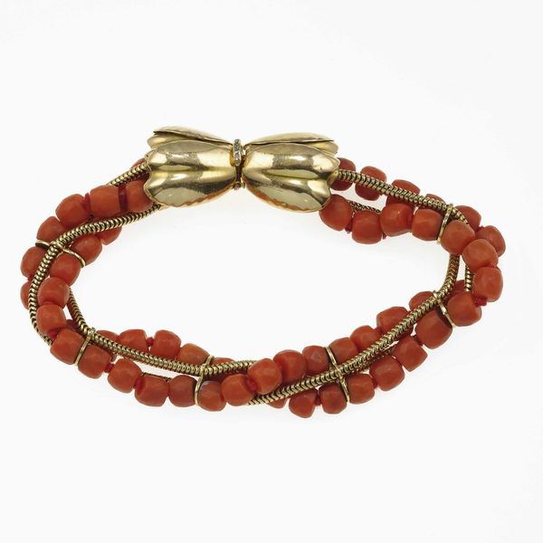 Bracciale con corallo  - Asta Fine Jewels - Associazione Nazionale - Case d'Asta italiane