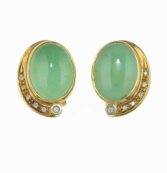 Orecchini con calcedonio crisoprasio taglio cabochon e diamanti  - Asta Fine Jewels - Associazione Nazionale - Case d'Asta italiane