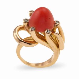 Anello con corallo e piccoli diamanti  - Asta Fine Jewels - Associazione Nazionale - Case d'Asta italiane