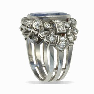 Anello con zaffiro Sri Lanka di ct 6.50 stimati, nessuna indicazione di trattamento termico  - Asta Fine Jewels - Associazione Nazionale - Case d'Asta italiane