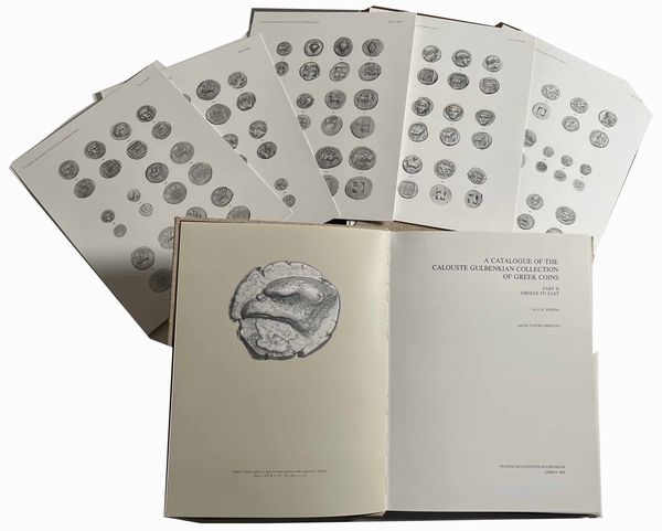 JENKINS G.K., CASTRO HIPLITO M. Catalogue of the Calouste Gulbenkian Collection of Greek Coins. Parte II, Greece to East. Due volumi testo e tavole separati.  - Asta Numismatica - Associazione Nazionale - Case d'Asta italiane