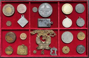 Lotto di circa 45 medaglie, gettoni e distintivi.  - Asta Numismatica - Associazione Nazionale - Case d'Asta italiane