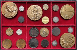 ATTRICI E ATTORI. Lotto di 21 medaglie.  - Asta Numismatica | Rinascimento - Associazione Nazionale - Case d'Asta italiane
