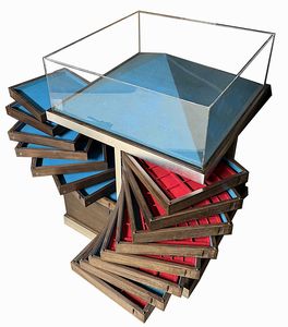 ELEGANTE MOBILE-MONETIERE IN LEGNO DI NOCE CON RIFINITURE IN ACCIAIO SATINATO DELLA SECONDA META' DEL XX SECOLO.  - Asta Numismatica | Rinascimento - Associazione Nazionale - Case d'Asta italiane