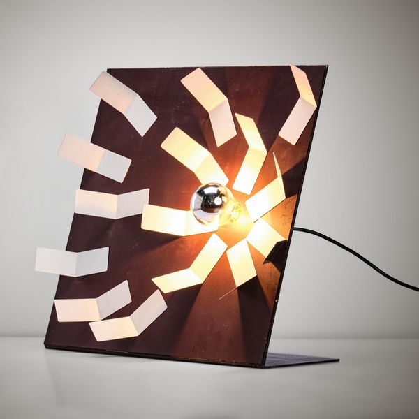 Gianni Villa : Lampada da tavolo mod. Kalamo  - Asta Design Properties - Associazione Nazionale - Case d'Asta italiane