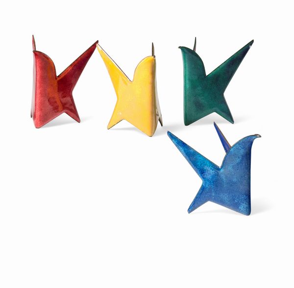 Gio Ponti e Paolo De Poli : Gruppo di 3 uccellini piccoli e 1 grande (Piccoli)rosso, blu scuro, verde scuro  (grande) giallo  - Asta Design Properties - Associazione Nazionale - Case d'Asta italiane