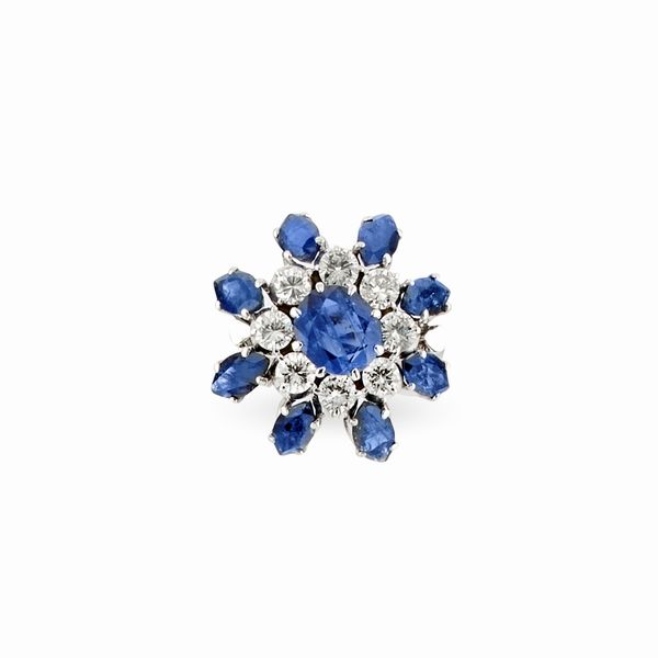 Anello con zaffiri  - Asta Gioielli - Associazione Nazionale - Case d'Asta italiane