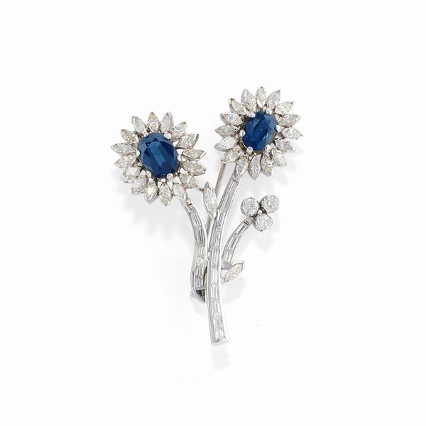 Spilla con zaffiri  - Asta Gioielli - Associazione Nazionale - Case d'Asta italiane