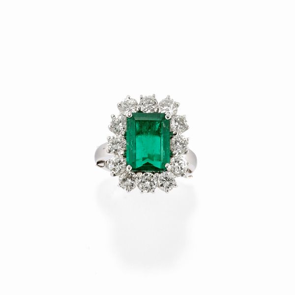 Anello con smeraldo  - Asta Gioielli - Associazione Nazionale - Case d'Asta italiane