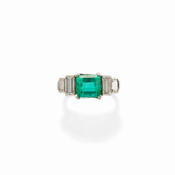 Anello con smeraldo  - Asta Gioielli - Associazione Nazionale - Case d'Asta italiane