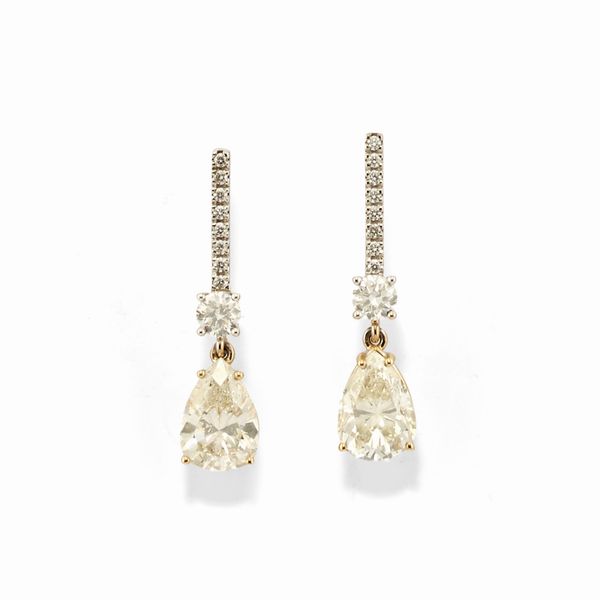 Importanti orecchini pendenti con diamanti  - Asta Gioielli - Associazione Nazionale - Case d'Asta italiane