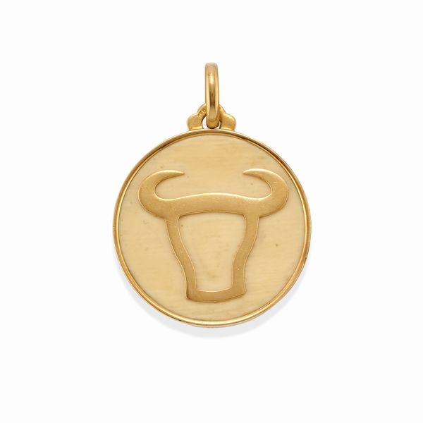 bulgari : Pendente con segno zodiacale del Toro  - Asta Gioielli - Associazione Nazionale - Case d'Asta italiane