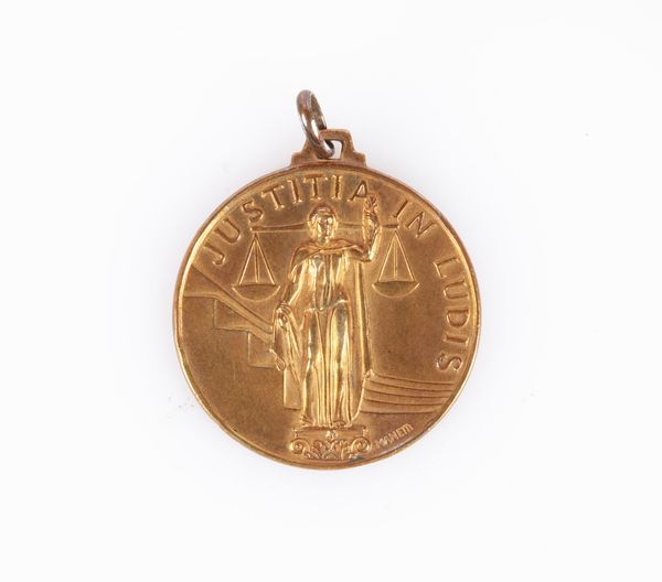 Medaglia A.I.A. Settore Arbitrale F.I.G.C. 1969 in oro 18kt  - Asta Numismatica: Monete, Medaglie e Carta Moneta - Associazione Nazionale - Case d'Asta italiane