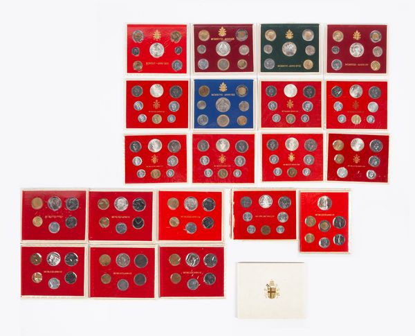 Lotto 21 serie divisionali: Anno IX, XI, XII, XIII, XIV, XV, XVI e Anno Santo 1975 Paolo VI; 1979, 1980 (4), 1981 (2), 1982, 1991, 1993, 1996, 1997 e 1998 Giovanni Paolo II Citt del Vaticano  - Asta Numismatica: Monete, Medaglie e Carta Moneta - Associazione Nazionale - Case d'Asta italiane