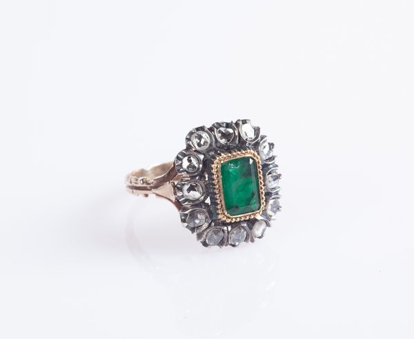 Anello in oro e argento, diamanti e smeraldo  - Asta Fine Jewels and Watches - Associazione Nazionale - Case d'Asta italiane