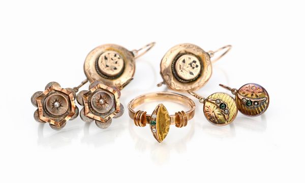 Lotto anello e tre coppie di orecchini borbonici in oro  - Asta Fine Jewels and Watches - Associazione Nazionale - Case d'Asta italiane