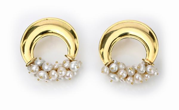 Orecchini a scudo in oro e perle  - Asta Fine Jewels and Watches - Associazione Nazionale - Case d'Asta italiane