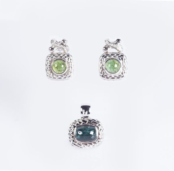 Fope. Parure di pendente e orecchini in oro e tormaline verdi  - Asta Fine Jewels and Watches - Associazione Nazionale - Case d'Asta italiane